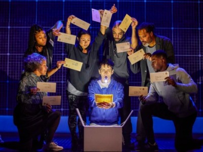 ‘The Curious Incident of the Dog in the Night-Time’ (Glasgow King’s Theatre) | Review By Lewis C.&nbsp;Baird