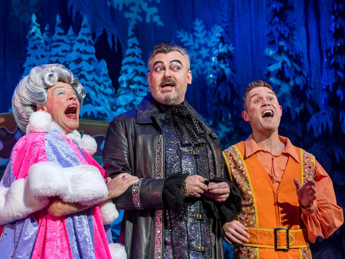 ‘Snow White and the Seven Dwarfs’ (Edinburgh Festival Theatre) | Review By Lewis C.&nbsp;Baird