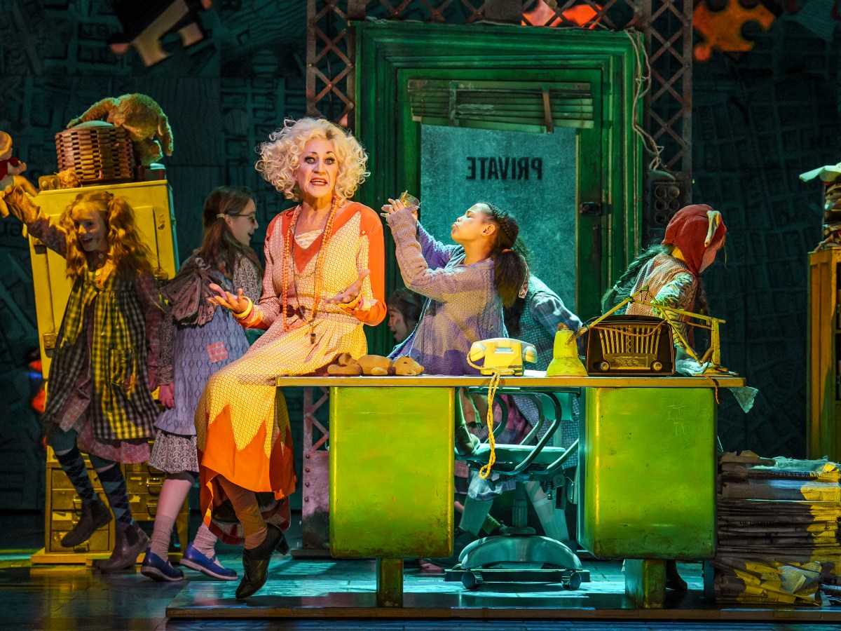‘Annie’ (Edinburgh Playhouse) | Review By Lewis C.&nbsp;Baird