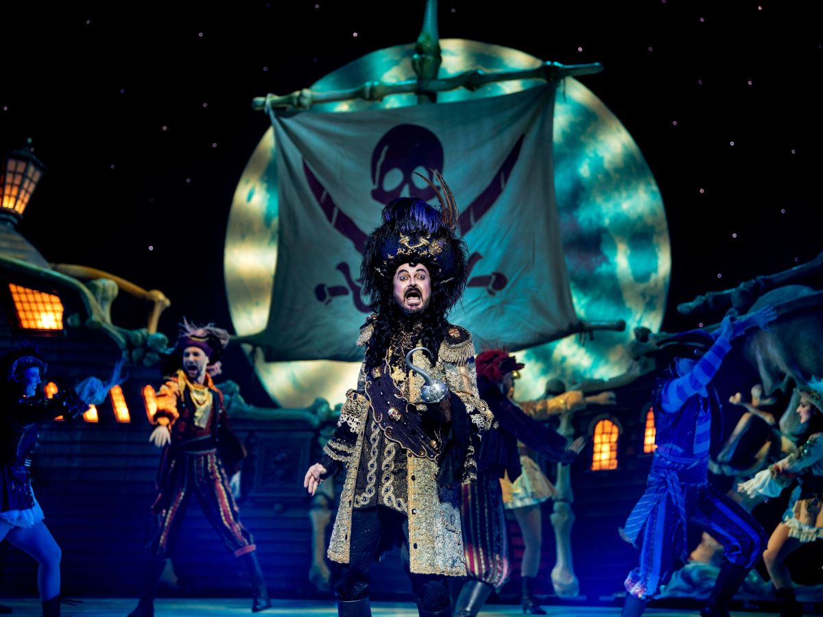 ‘The Pantomime Adventures of Peter Pan’ (Edinburgh Festival Theatre) | Review By Lewis C.&nbsp;Baird