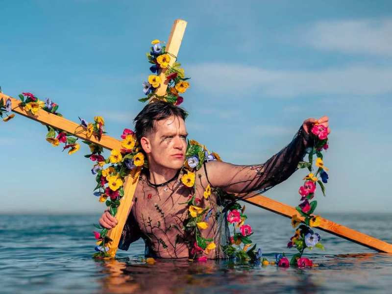 Homo(sapien) – Assembly Roxy | Review by Stacey&nbsp;Brown