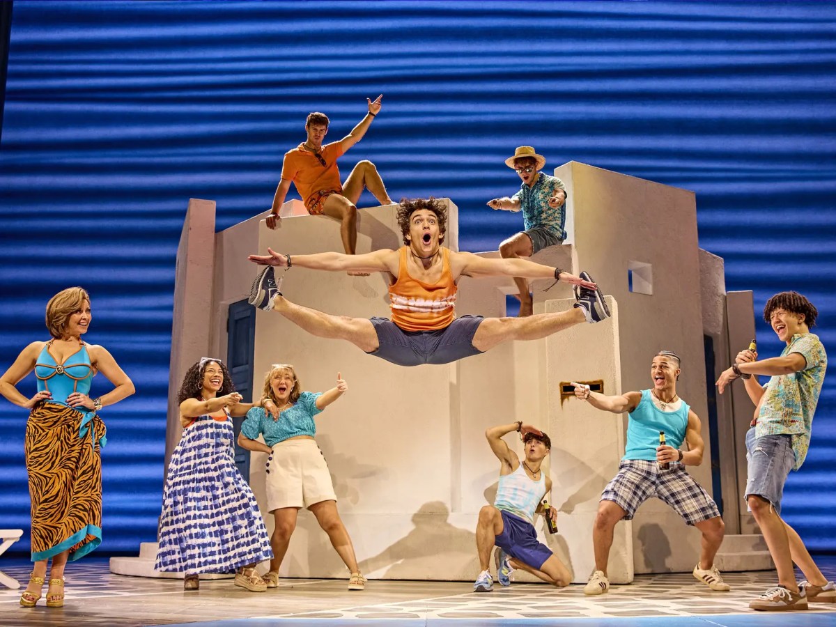 ‘Mamma Mia!’ (Edinburgh Playhouse) | Review By Lewis C.&nbsp;Baird