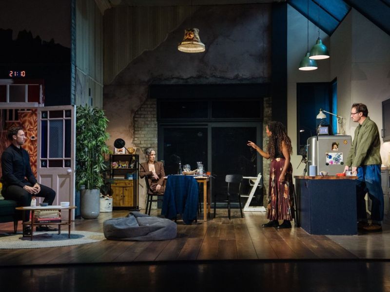 ‘2:22 – A Ghost Story’ (Edinburgh Playhouse) | Review By Lewis C.&nbsp;Baird